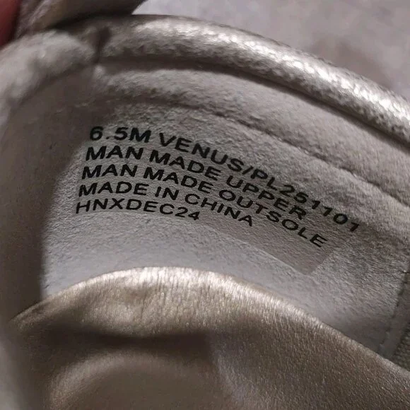 Tommy Bahama Gold Slip On Loafers Size 6.5 Preppy - Picture 8 of 9